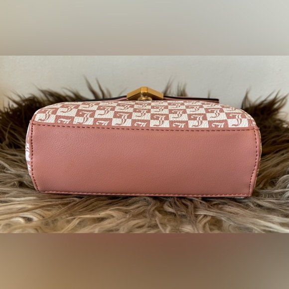 JUICY COUTURE Bag Modern Chic Mini Crossbody - Pink Geo Print Taffy NWT - Picture 9 of 10